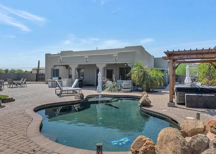 Alanamari Desert Estate, Pool, Spa, Casita-2 Homes In One!