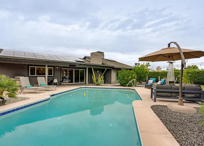 Close To Hiking! Snowbird Haven W/ Pool In Phoenix