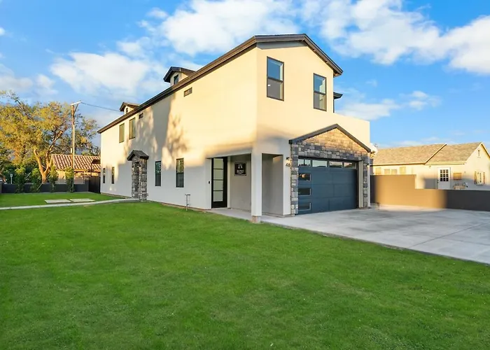 Beautiful Home Near Asu Families & Groups Welcome