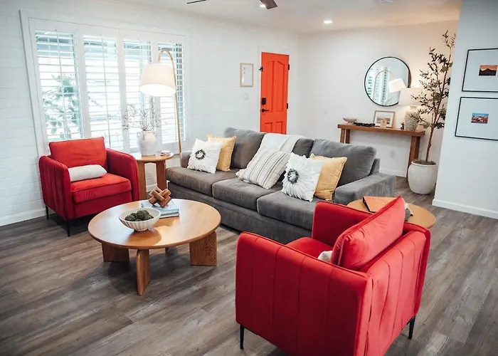 Old Town Comfort - Walkable - Renovated - Firepit