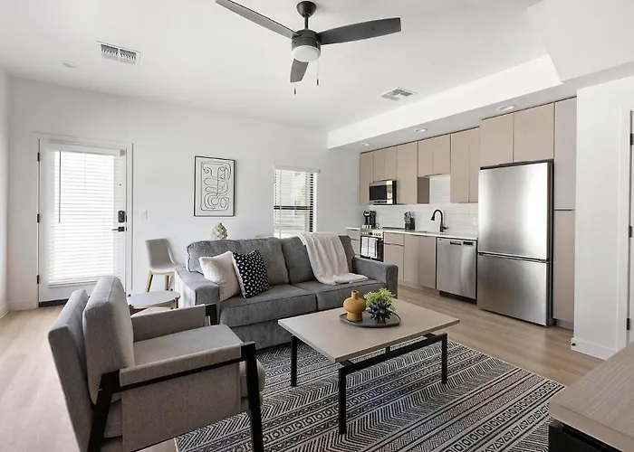 Landing Apartments - 2121
