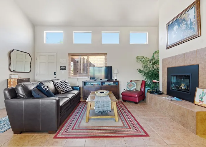 Saguaro Lodge, Luxury Comfort In Tucson