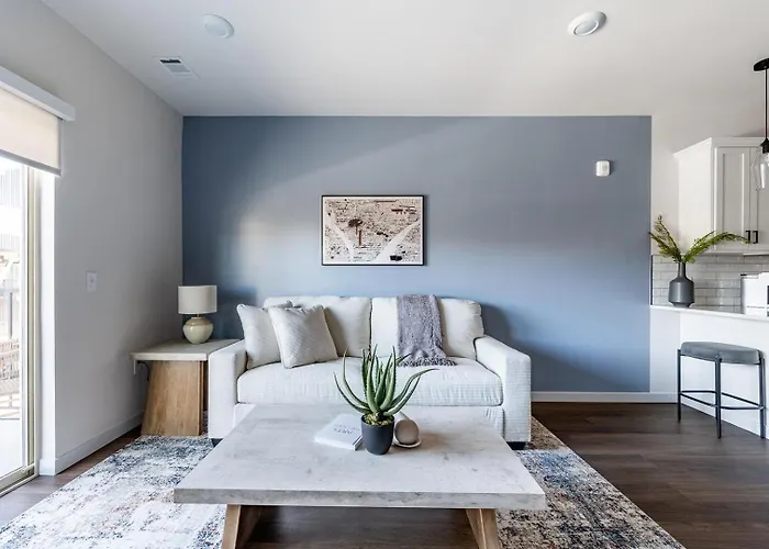 Landing Stunning 1Bd Pool Clubhouse