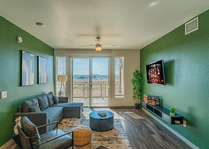 Spot Near Westagate With Balcony Pool Gym Parking Wd