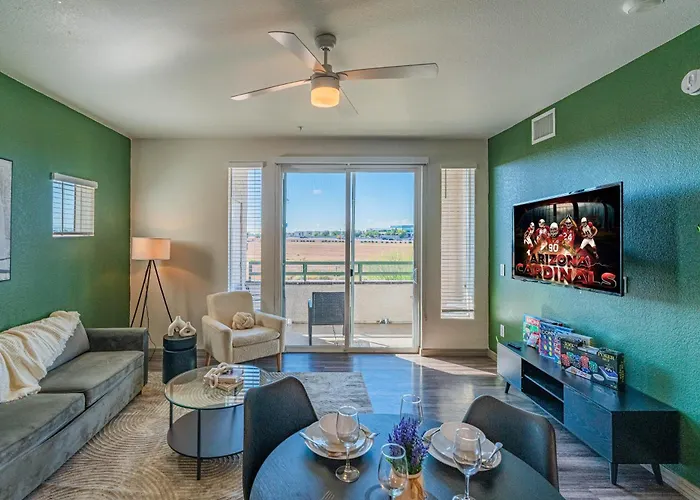 Steps From Stadium With Balcony Pool Gym Parking Wd