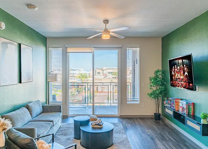 Stadium Area Unit With Balcony Pool Gym Parking Wd