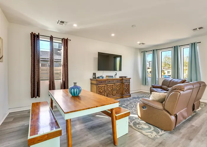 2 Mi To Dtwn Shops & Eats! Phoenix Apartment