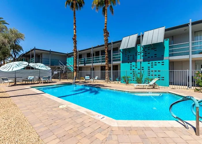 Modern 2Br Retreat With Pool In Old Town Scottsdale