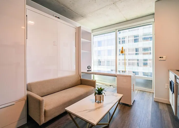 Panoramic Studio-1Br-3Br, Pool, Gym, Parking, Patio, Bbq