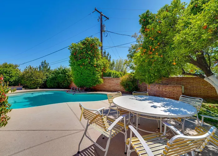 Golf, Swim & Grill Out: Phoenix Gem 10 Mi To Dtwn