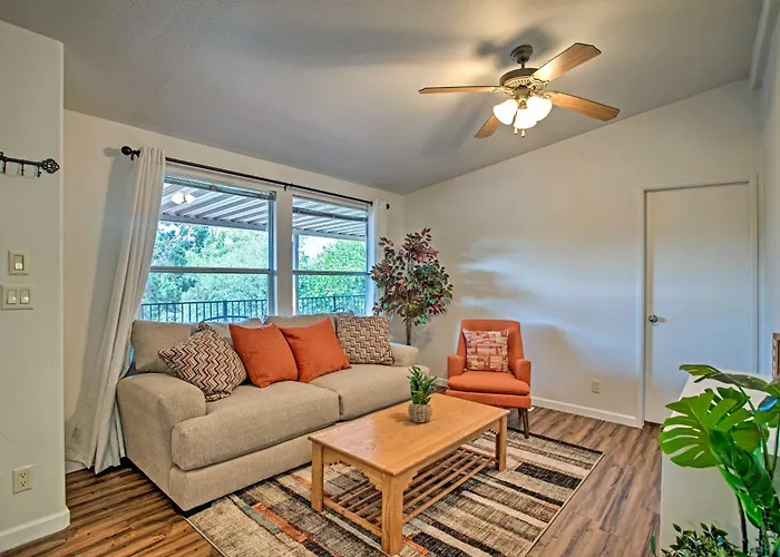 Sedona Home W/ View, Half-Mi To Chimney Rock!