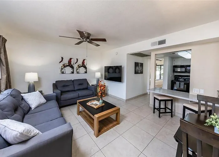 103 Fully Furnished 1Br Suite-Prime Location