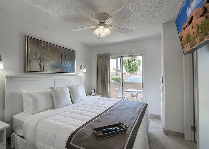 Fully Furnished 1Br Suite-Prime Location 110