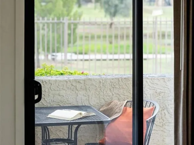 218 Fully Furnished 1Br Suite-Outdoor Pool