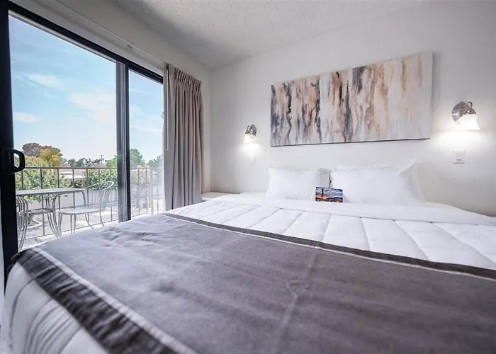138 Fully Furnished, Amenities Galore