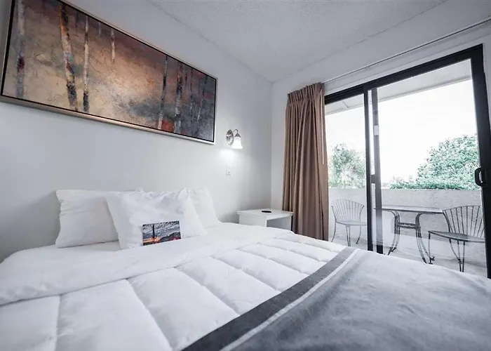 Scottsdale Park Suites - 242