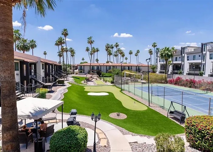 124 Fully Furnished 1Br Suite-Prime Location