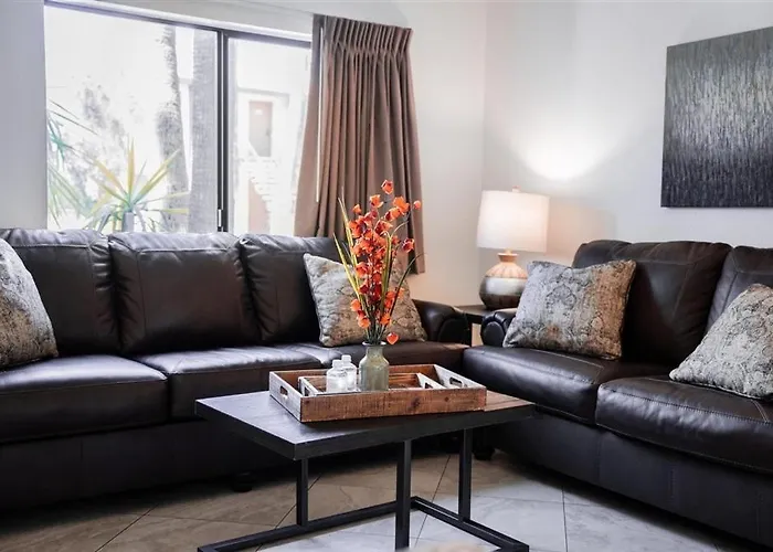 208 Fully Furnished 1Br Suite-Prime Location
