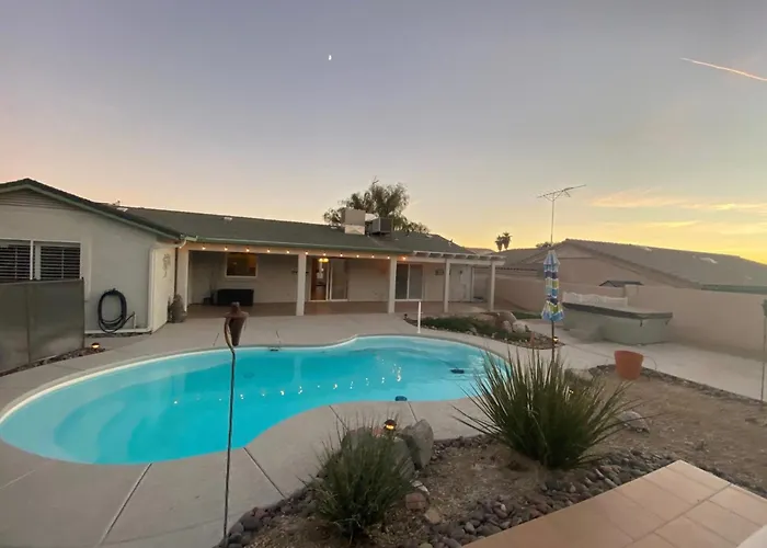 Jacuzzi Pool Home & Casita Wifi Ac Tvs Rv Boat Parking