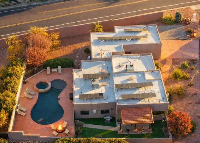 Red Rock Views - Heated Pool, Spa, Firepit, & Billiards - Luxe 6Br Sedona Retreat