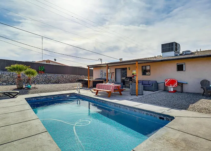Desert Oasis W/ Hot Tub! 6 Mi To Lake Havasu