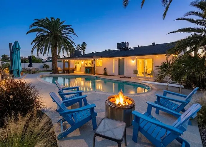 The Cactus Palace - Desert Retreat ,Heated Pool