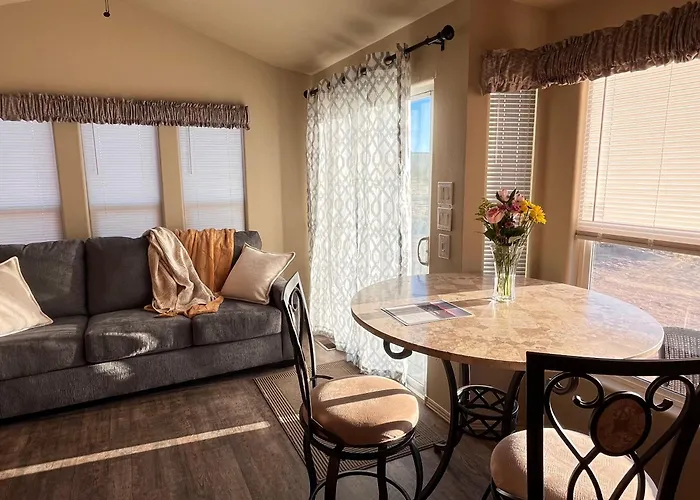 The 303 In The Desert - Whole House Rental