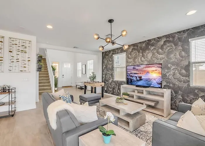 Desert Rose 3Bdrm Phoenix Retreat