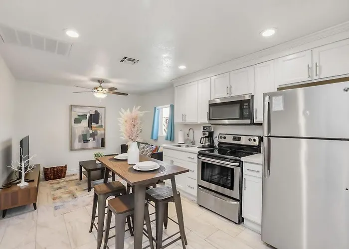 2Br Desert Retreat Central Phoenix Monthly Rental