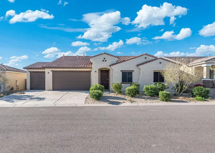Spacious 4Br Retreat Sleeps 8 Near Spring Training