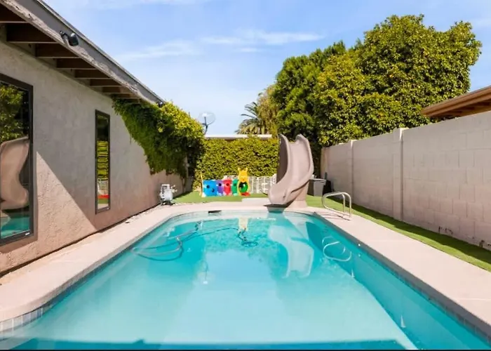 Stylish 4Br Scottsdale Home With Pool & Fireplace