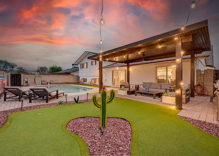 Mulberry Residence, Scottsdale Home With Heated Pool, Sleeps 15, Pet Friendly