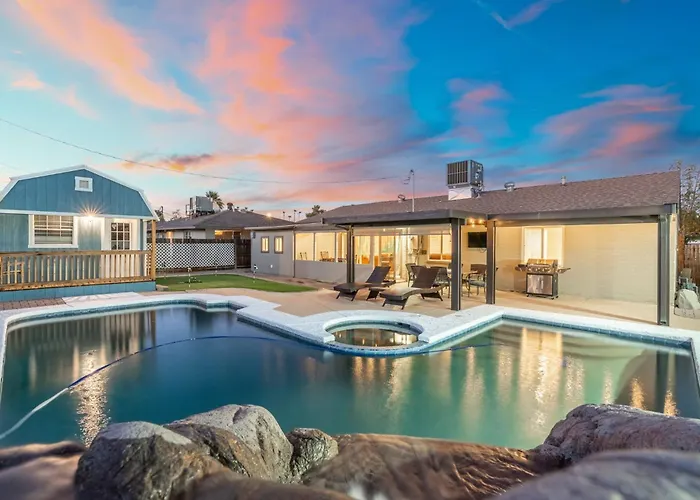 5Br Pool Games Mini Putt Bbq Patio & Firepit