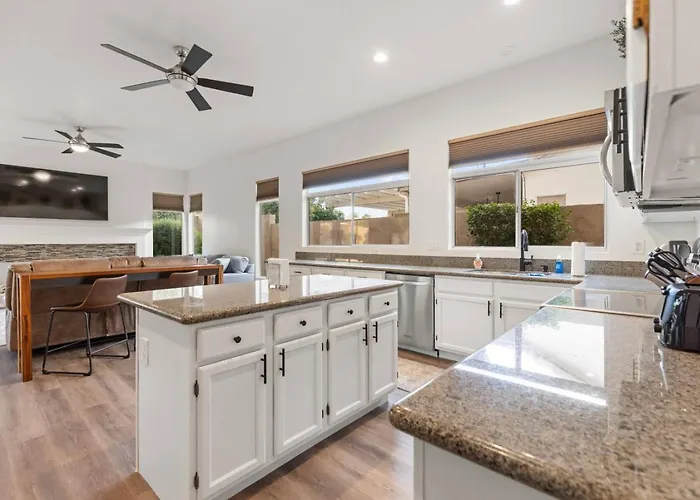 Mesa Arizona Oasis W Pool Bbq Vaulted Ceilings