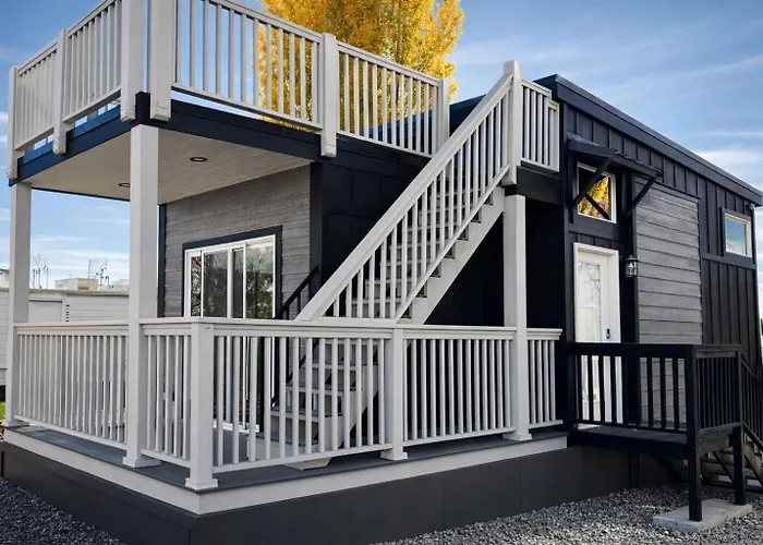Ultra Luxury Tiny Home With Deck