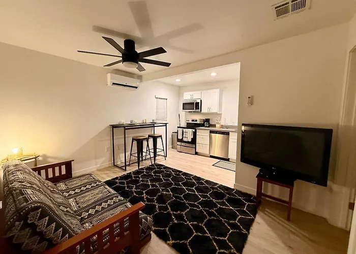 Violet Casita