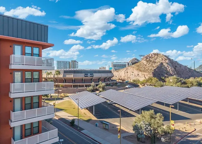Relax On The Patio—Tempe Stay With Stadium Views