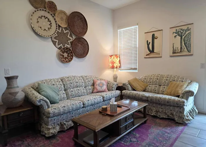 Luxe Phoenix Getaway Near All Essential Amenities & Mountain Views