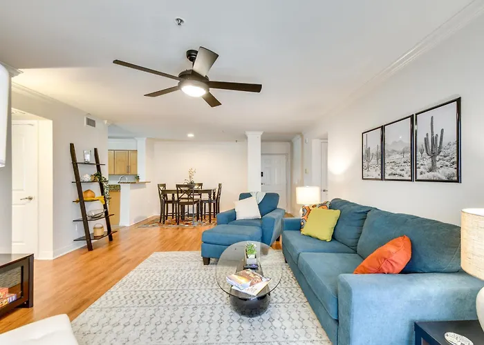 Walkable Location: Phoenix Apt W/ Pool Access!