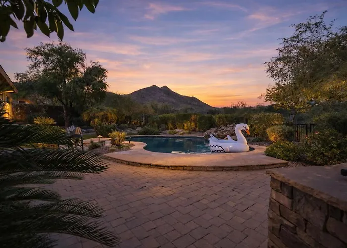 Sunrise Retreat - Backyard Oasis - Beautiful Views