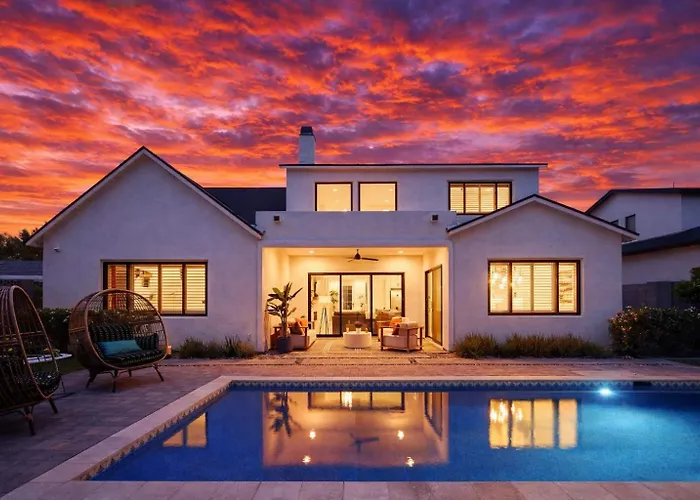 Breeze - Sparkling Pool - Mins To Old Town