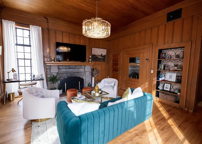 Docs Place Historic Jewel In Downtown Flagstaff Sophisticated Elegance