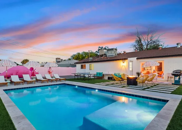 House W Heated Pool & Games