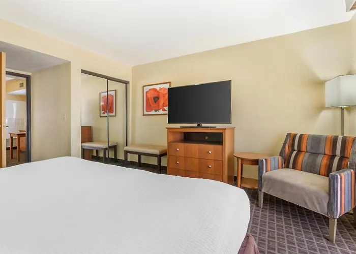 Best Western Plus Scottsdale Thunderbird Suites