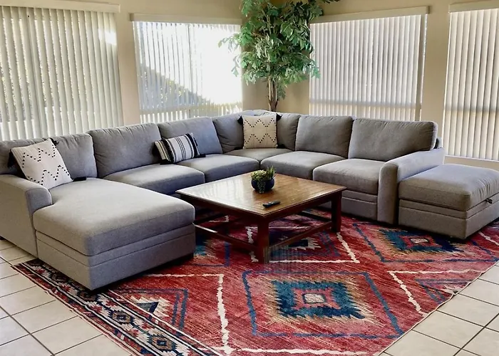 Spacious Pet-Friendly Home Wfenced Yard & Central