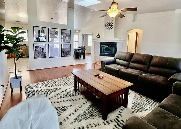 Spacious Prescott Home Wfenced Yard & Central Loc
