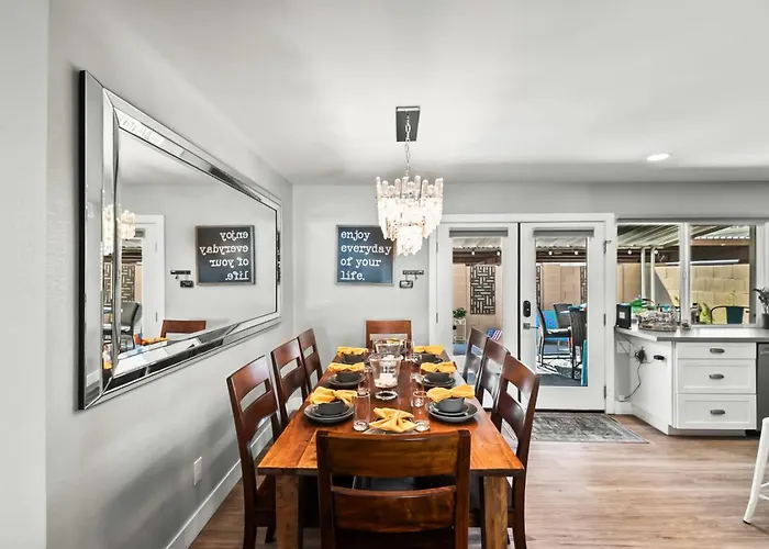 Scottsdale Escape: Patio | Games | Workspace