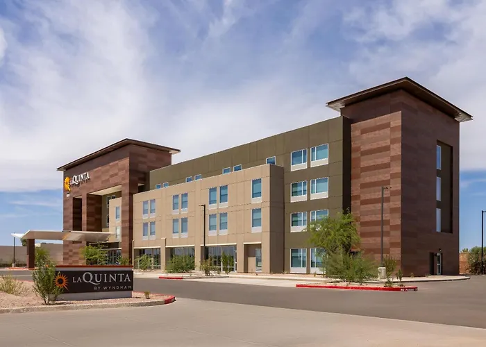 La Quinta Inn & Suites By Wyndham Phoenix West Glendale