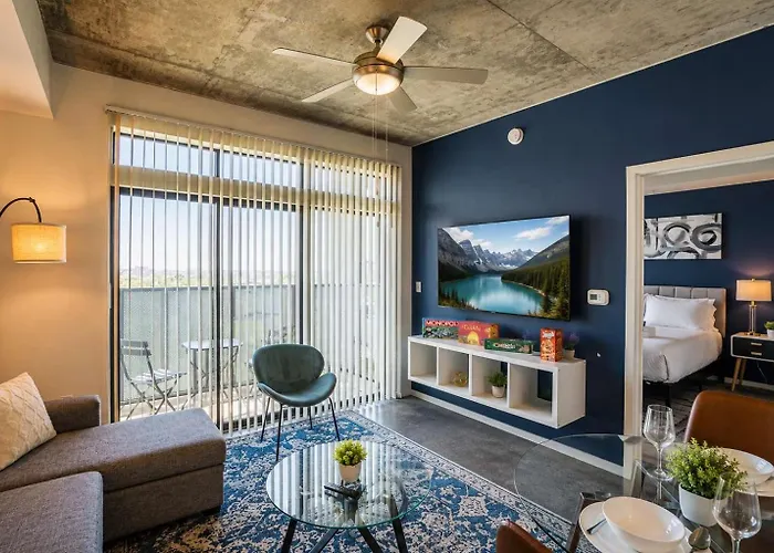 Spacious 2Br Apt With Gym Pool Parking