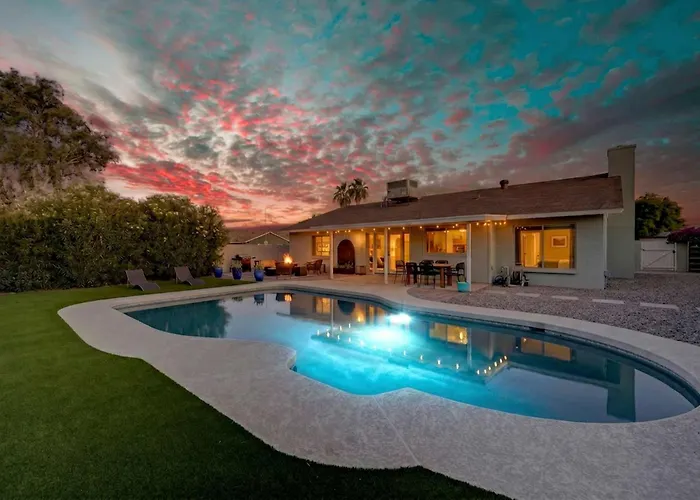 Phoenix Retreat Family Pool Fire Pit Golf